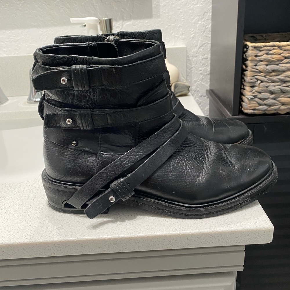 Dolce Vita leather ankle boots